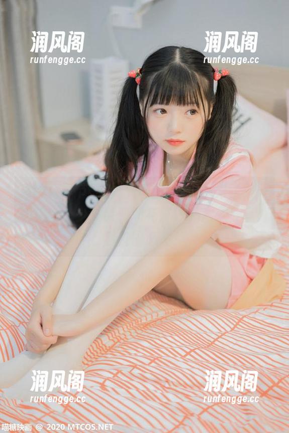 在这个季节，喵糖映画给我们带来了这一组美图，少女肚兜和花溪纱，超想分享成朋友圈必发！
