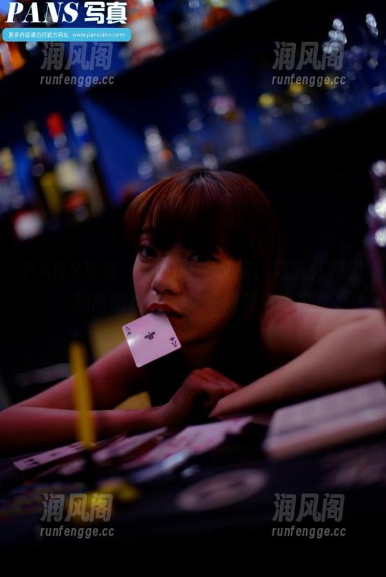 PANS写真-韩美轩 PANS写真 - 私拍冒险之旅,韩美轩和她的高跟鞋在一众平底鞋中高歌