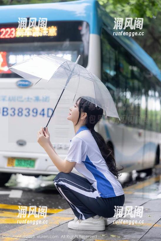 Xiuren秀人网 - 周于希Sally的夏日原图，美臀美腿搭档，图包里金光闪闪的每一条腿！