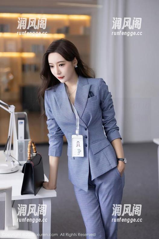 Xiuren秀人网-果儿Victoria Xiuren秀人网 - 私房里,果儿Victoria的居家气息就像是悄悄流淌的音乐,简单又迷人。