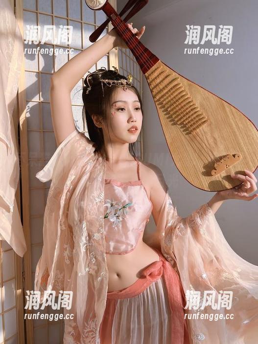 不呆猫 不呆猫最新的大作:YOUMI尤蜜,照片里藏着我窥探的目光