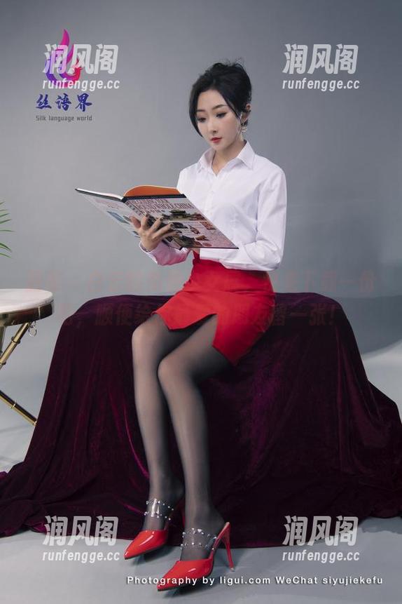 丽柜 - 白云的免费少女展，快来下载一份吧，顺便给你最爱的朋友留一张！