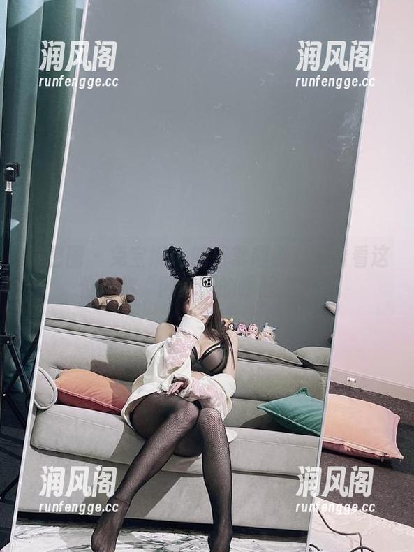 兔宝妮to 微密圈 - 兔宝妮to的日常趣照:来看看这位自称“网红”的崛起之路!