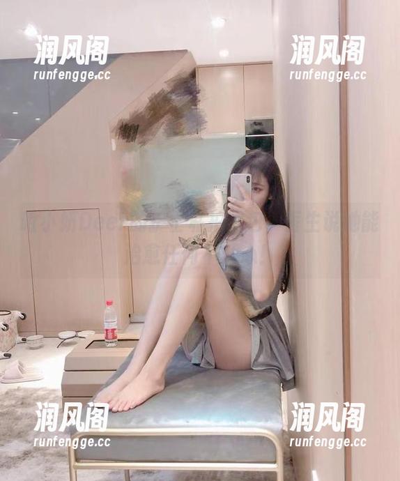 啾小妍Deer的护士私拍图包，医生说她能治愈任何不开心！