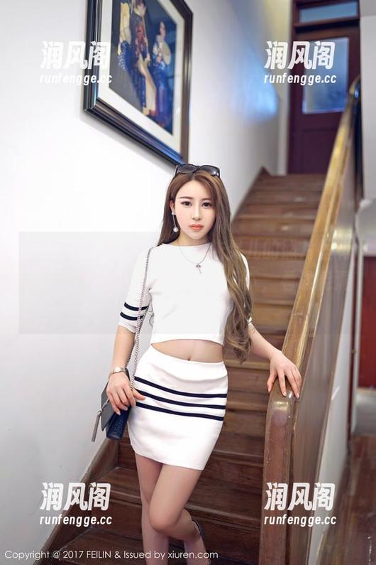 嗲囡囡 - 教室场景，娜依灵儿的照片里有无尽的暗示和微妙，分享一下，看谁能洞察。