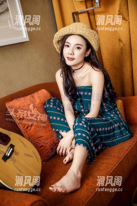 头条女神 - 说好的私拍呢？张蓝欣的自拍看起来像随手一拍！