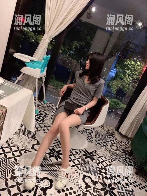 小仙女ELaine 微密圈 - 小仙女ELaine用职业装告诉你,工作也能很有趣,写真下载,快来更新你的衣橱!