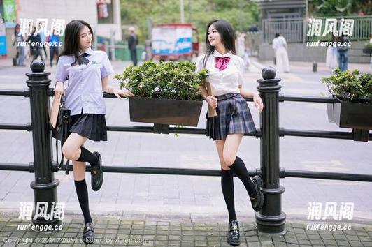 尤蜜荟 - 你信不信，娜露selena的校服图包，一路走来都是惊喜？