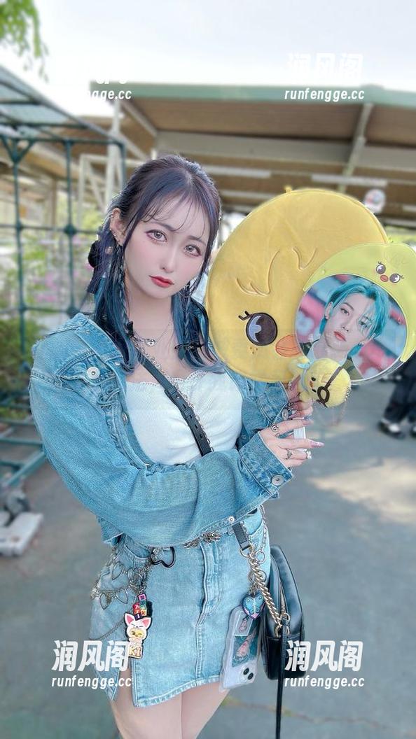 礼服的迷人之处：月城委员会的最新cos手法，也许我该学习。