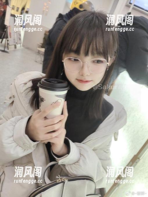 樱群 最新图库预告:樱群和她的布丁狗“电台奇遇”即将上线!