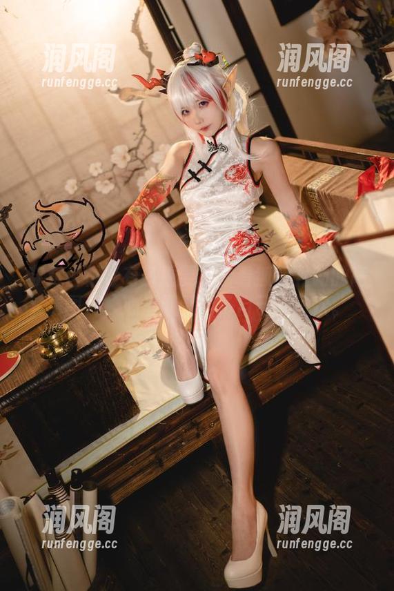 穿对白衬衫有多重要？看看狐萝卜呦的高清图片，心里默默问了自己一千次。