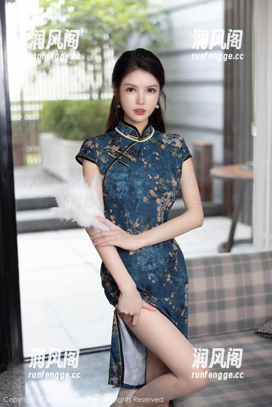 秀人网 - 听说Olivia童安琪的白色写真在更新，不排除她是把白纸眼镜当成道具了！