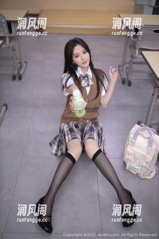 秀人网 - 写真里的江真真，白裙让她整个人都透着一丝慵懒，底下当壁纸也好看。
