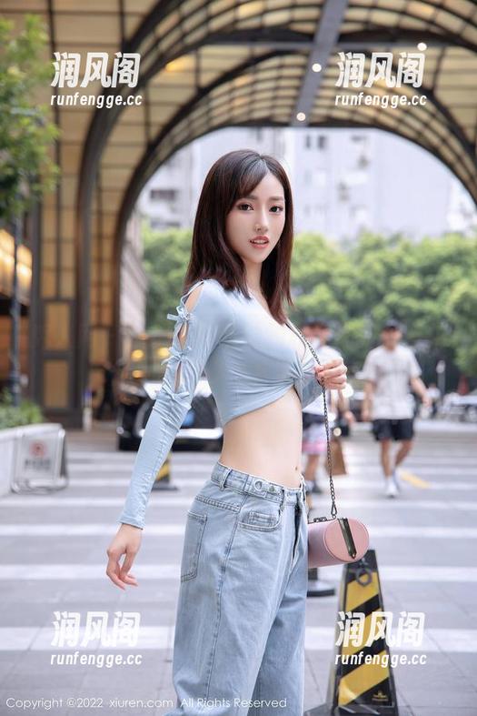 秀人网 - 猫咪巨臀妹妹的私房奇观：自拍能制造出多少神奇瞬间？
