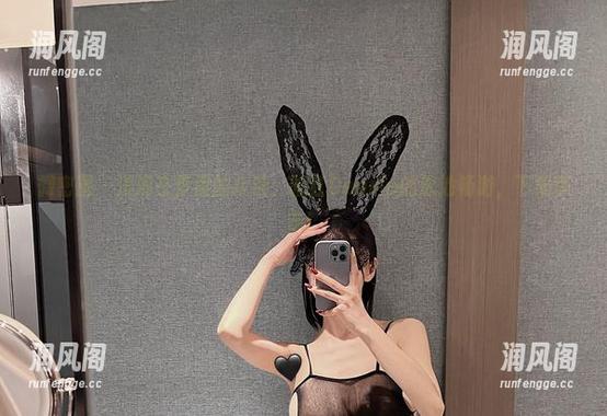 脸红Dearie 微密圈 - 浸泡在梦里的水波:脸红Dearie的泳池畅游,下载带走!