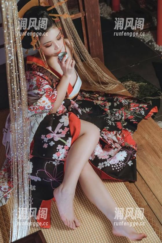 自闭颜球球 我发现自闭颜球球的秘密:美图真的是下载不完的!