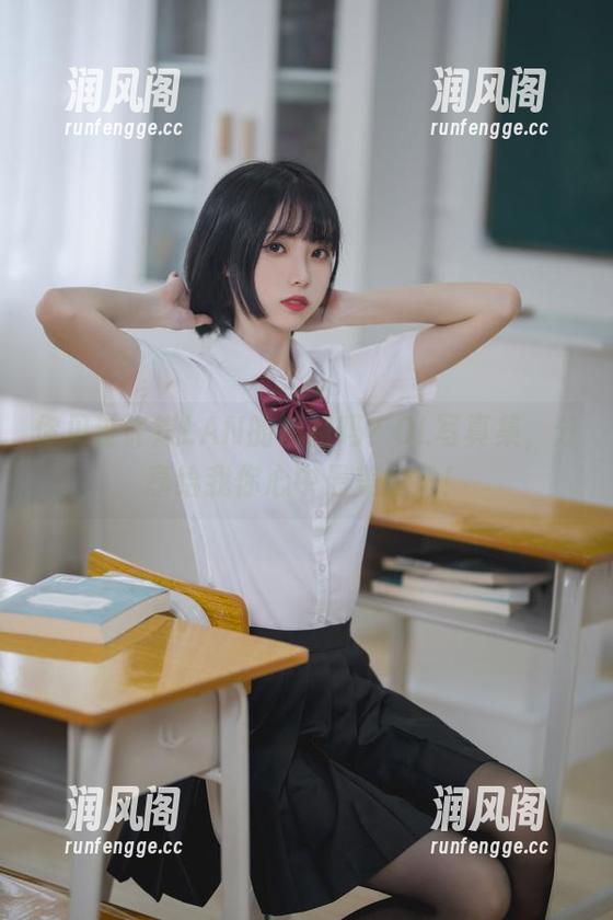 许岚LAN 你见过许岚LAN的短裙吗?OL写真集,分享给我你心中最美的她!
