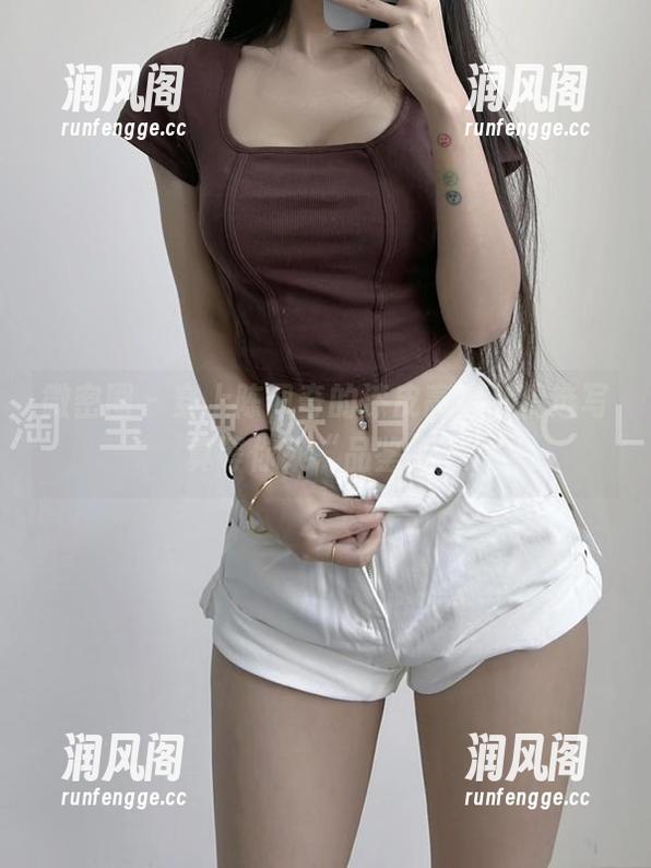 陈佩奇 微密圈 - 穿上陈佩奇的漆皮高跟,精选写真等你来“品鉴”。