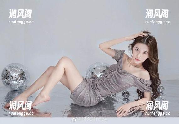 黎允熙baby 微密圈 - 短裙风暴来袭,黎允熙baby为你带来超级美图,配图包绝对不虚此行!